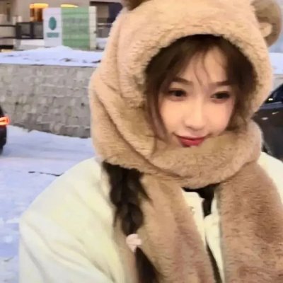 虚拟小姐在看着你