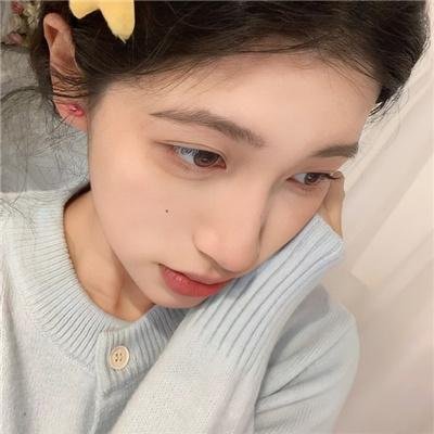 严肃的男人